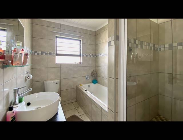 3 BEDROOM HOUSE FOR SALE IN LAAIPLEK